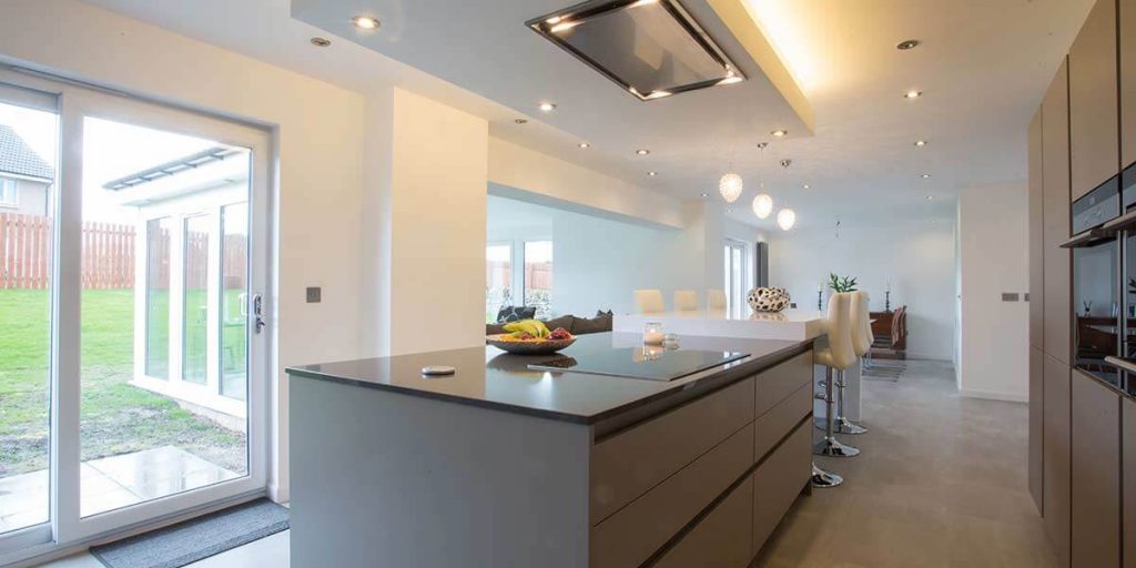 Modern Kitchen & Dining Area